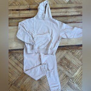 WeWoreWhat Women’s Light Beige sweatpants and sweatshirt set